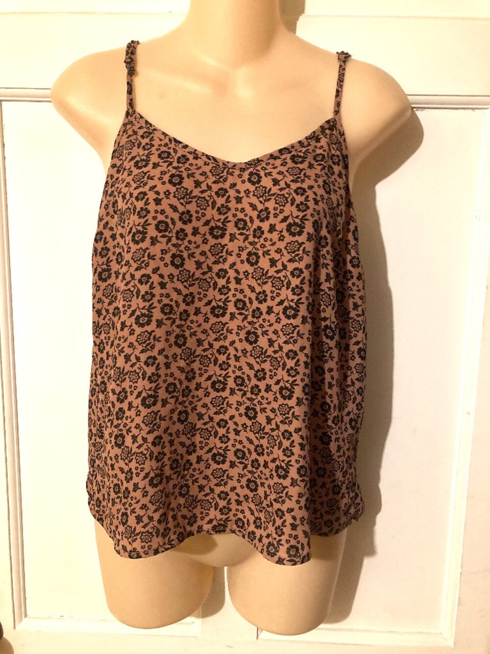 FOREVER 21 Women's Dressy Floral Print Camisole Top ~ Sz S